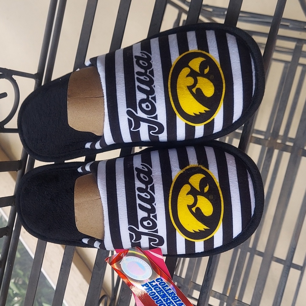 *🆕 Iowa Hawkeyes Women's Striped XL Slippers, Collegiate Licensed Product, NEW
